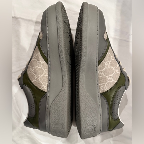 Men’s GUCCI chunky B sneakers - Picture 6 of 10